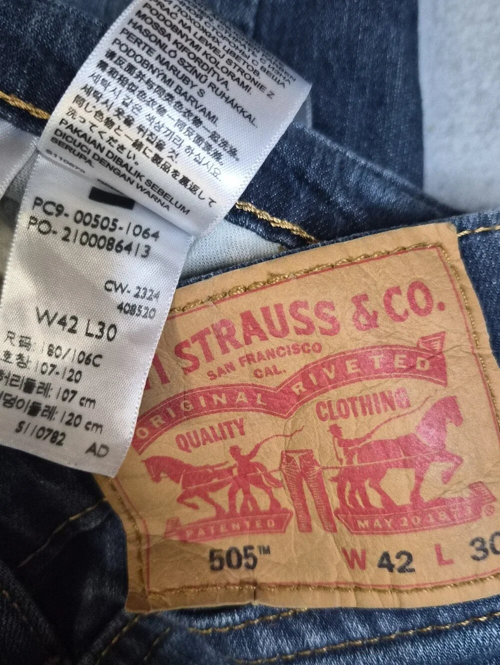 Levi's 505 straight leg blue jeans Size mens 42x30 #denim #classic